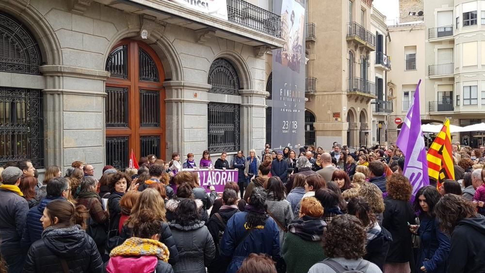 Concentració davant l'Ajuntament d'Igualada