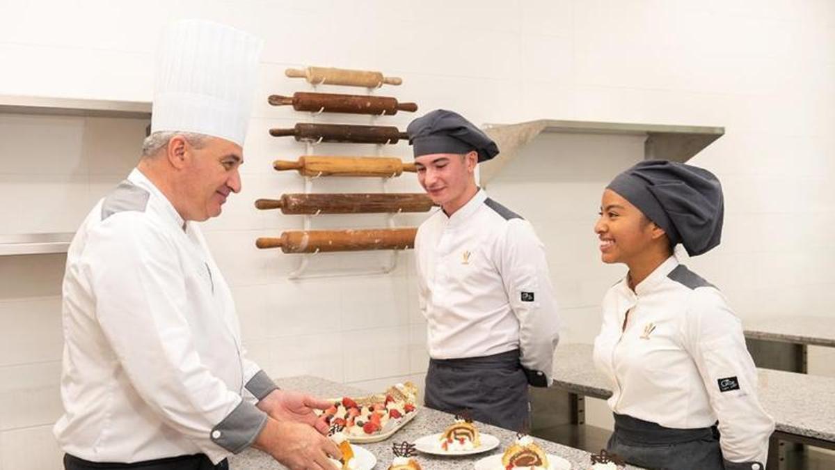 La Escola d’Hoteleria de les Illes Balears (EHIB) ofrece formación altamente especializada a los estudiantes y profesionales.
