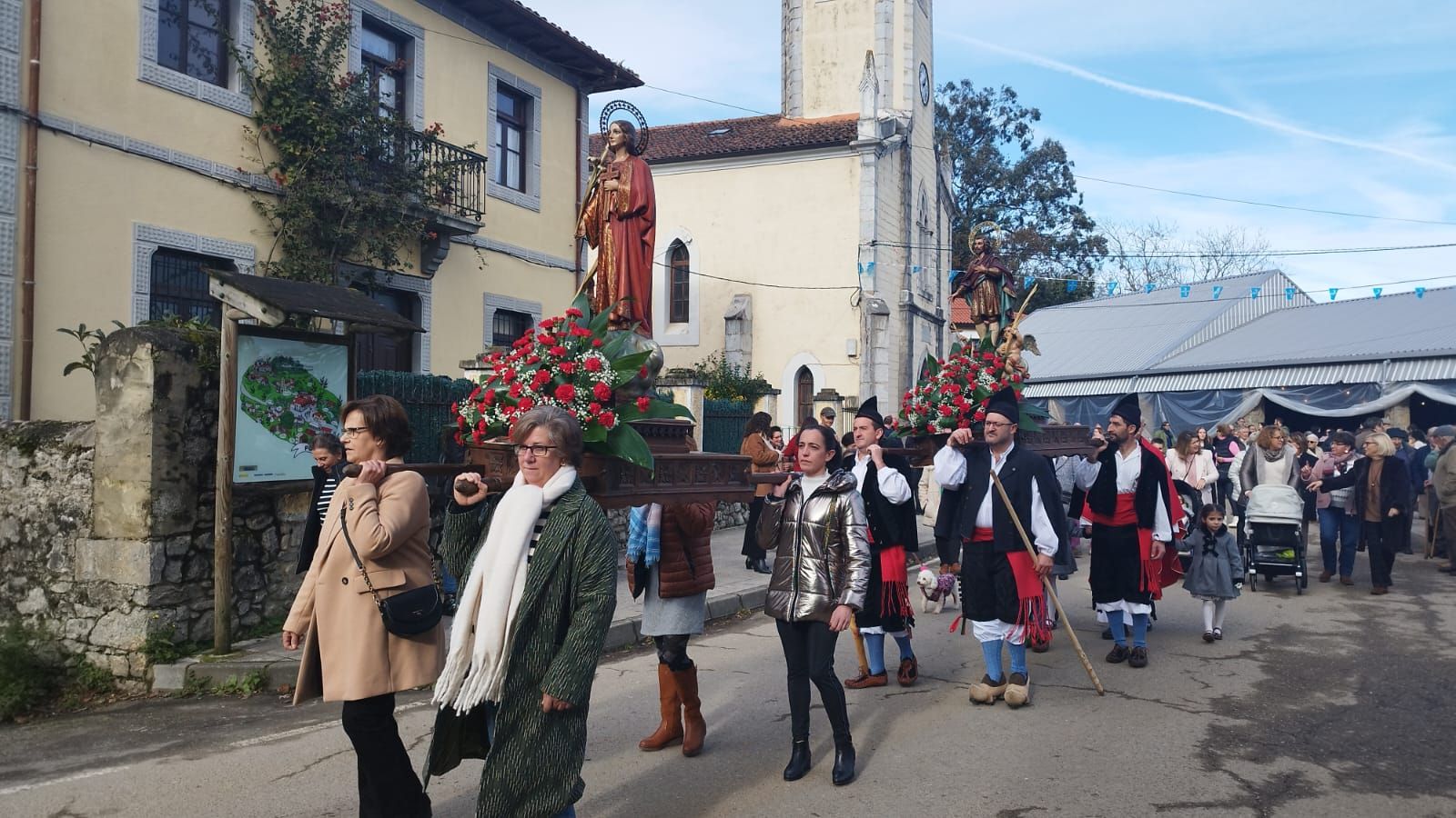 Porrúa celebra su primera fiesta del año por San Julián y Santa Basilisa