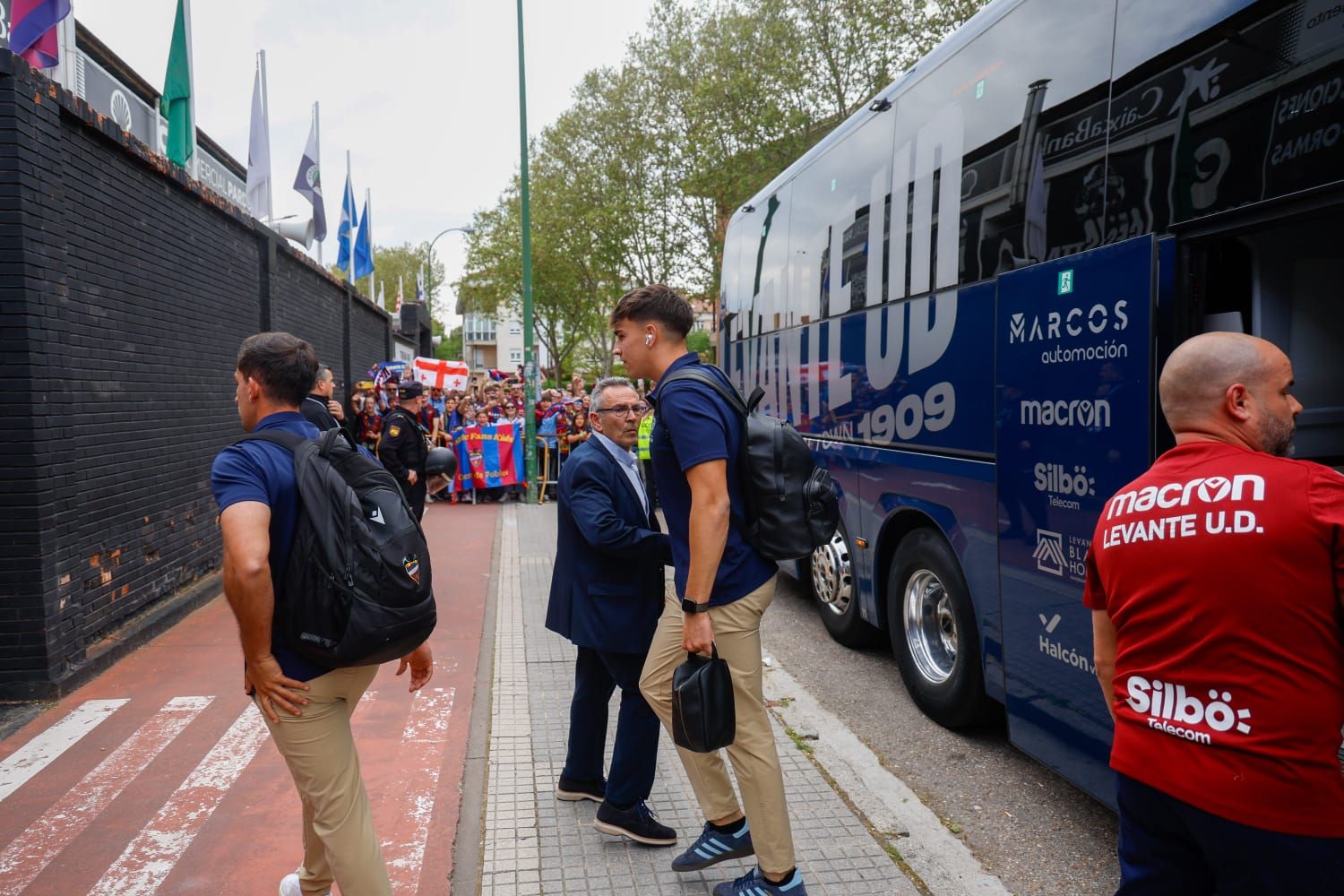 Explosión granota en la llegada del Levante UD a El Plantío