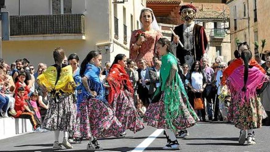 La inauguració es va convertir en una festa popular per reivindicar la importància de la infraestructura