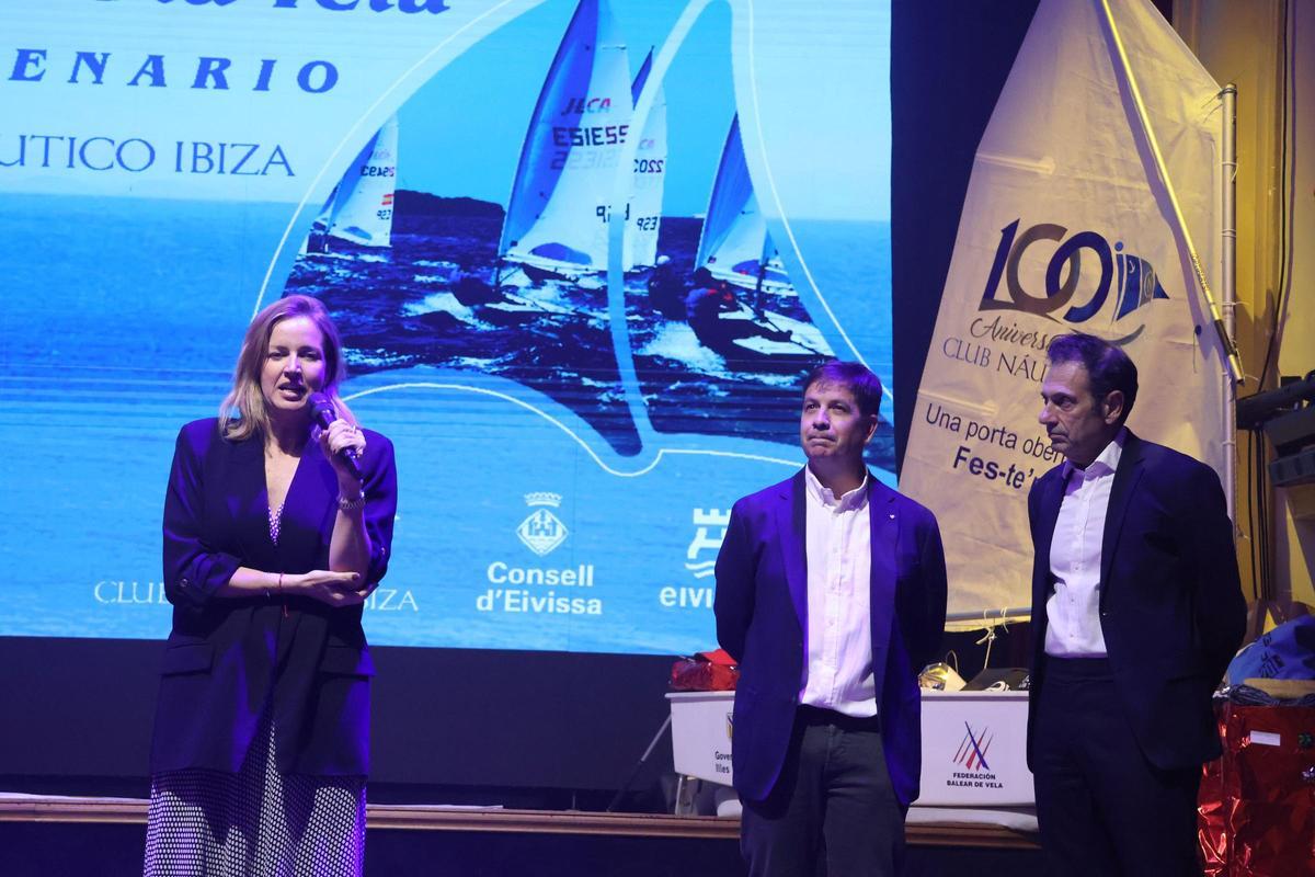La concejala Catiana Fuster, durante la gala del Club Náutico Ibiza.