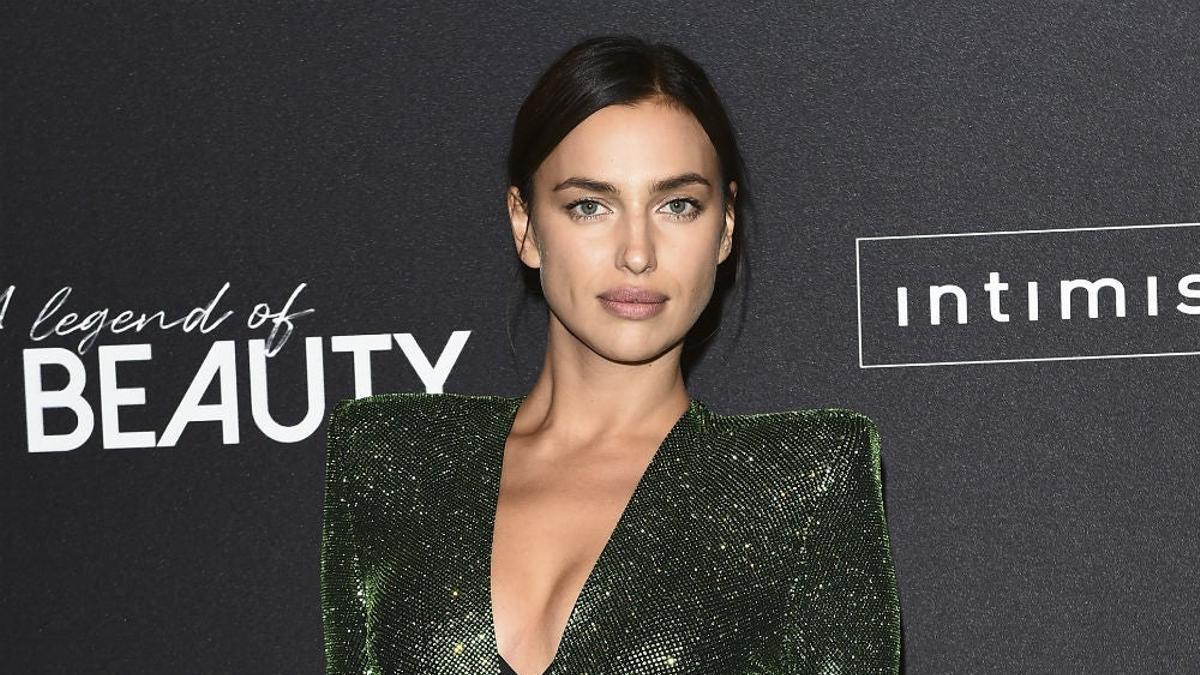 Irina Shayk con el mismo vestido que Cara Delevingne