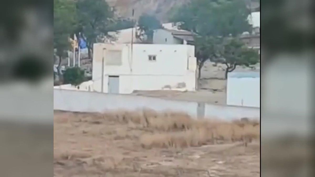 Al menos un muerto en una explosión en una pirotecnia en Alicante