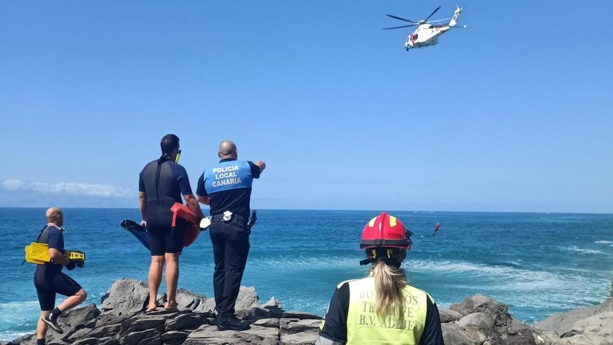 Rescate del bañista en Adeje