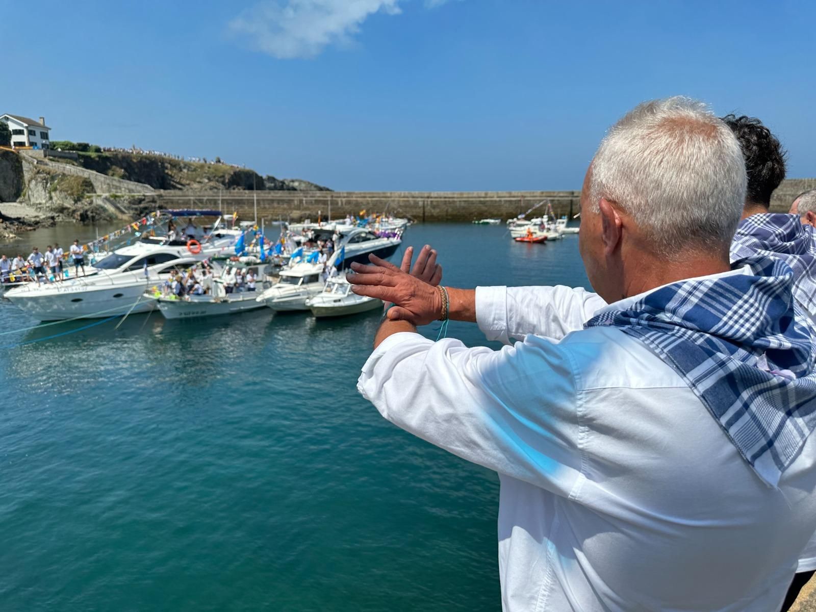 EN IMÁGENES: La procesión de la virgen del Carmen en Tapia de Casariego