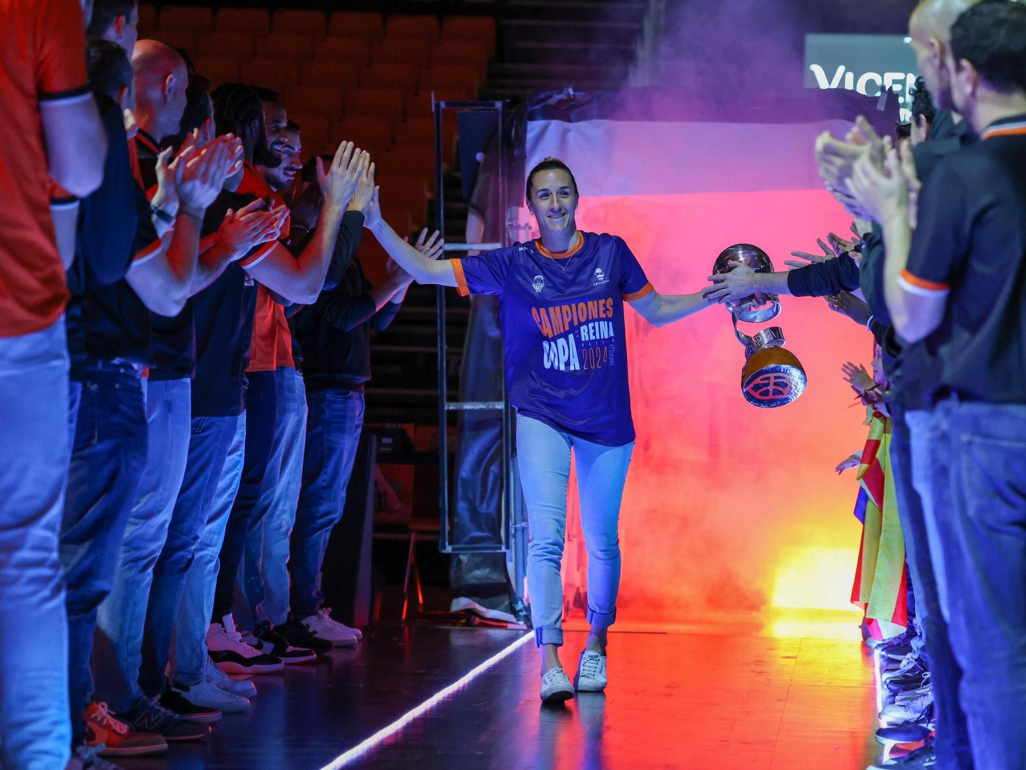 La fiesta llegó a la Fonteta: Así celebraron la Copa de la Reina