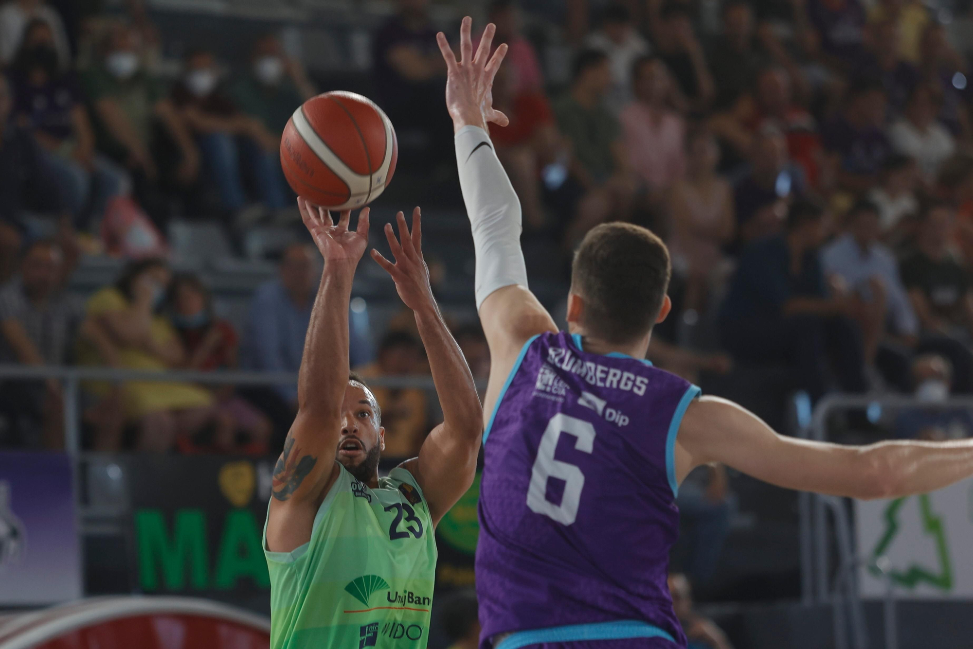 El Unicaja Banco Oviedo vuelve a perder en Palencia en el play-off de ascenso a la ACB