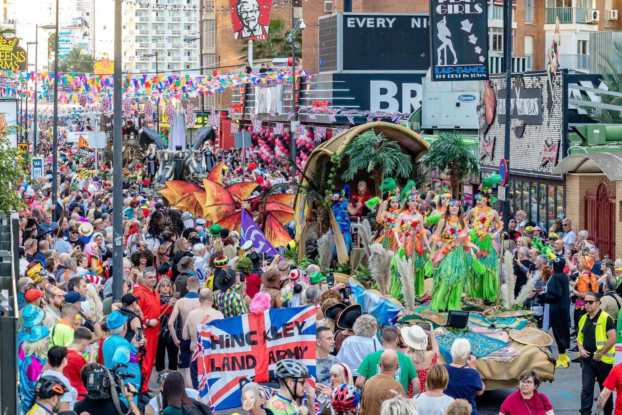 La "Fancy Dress" llena de disfraces Benidorm