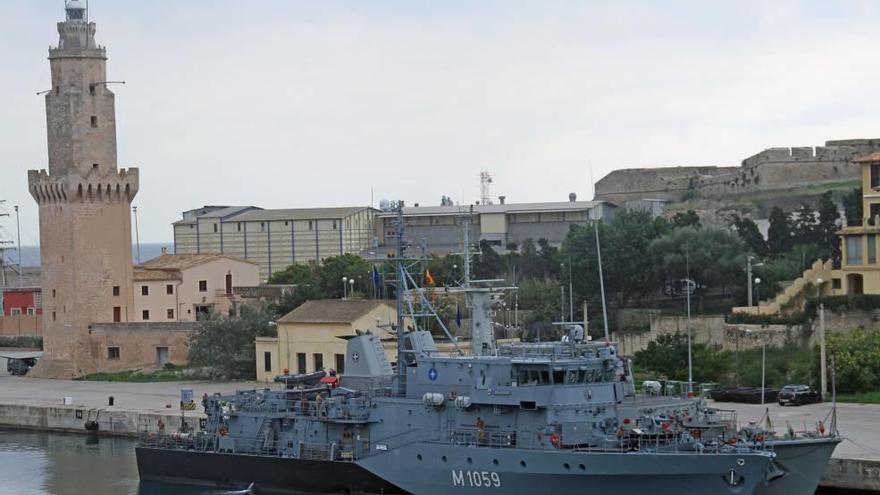 El &#039;Weilhem&#039; y el &#039;Sella&#039; atracados en la base naval de Porto Pí.