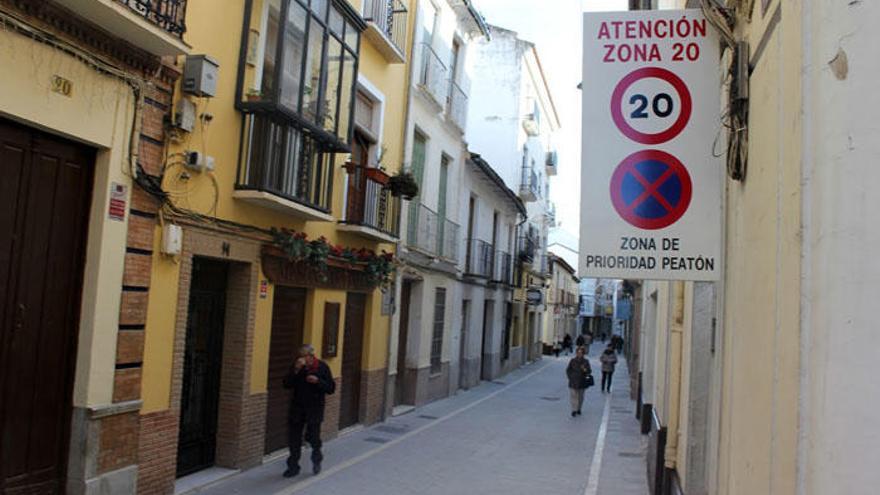 La calle antequerana, ya con prioridad para los peatones.