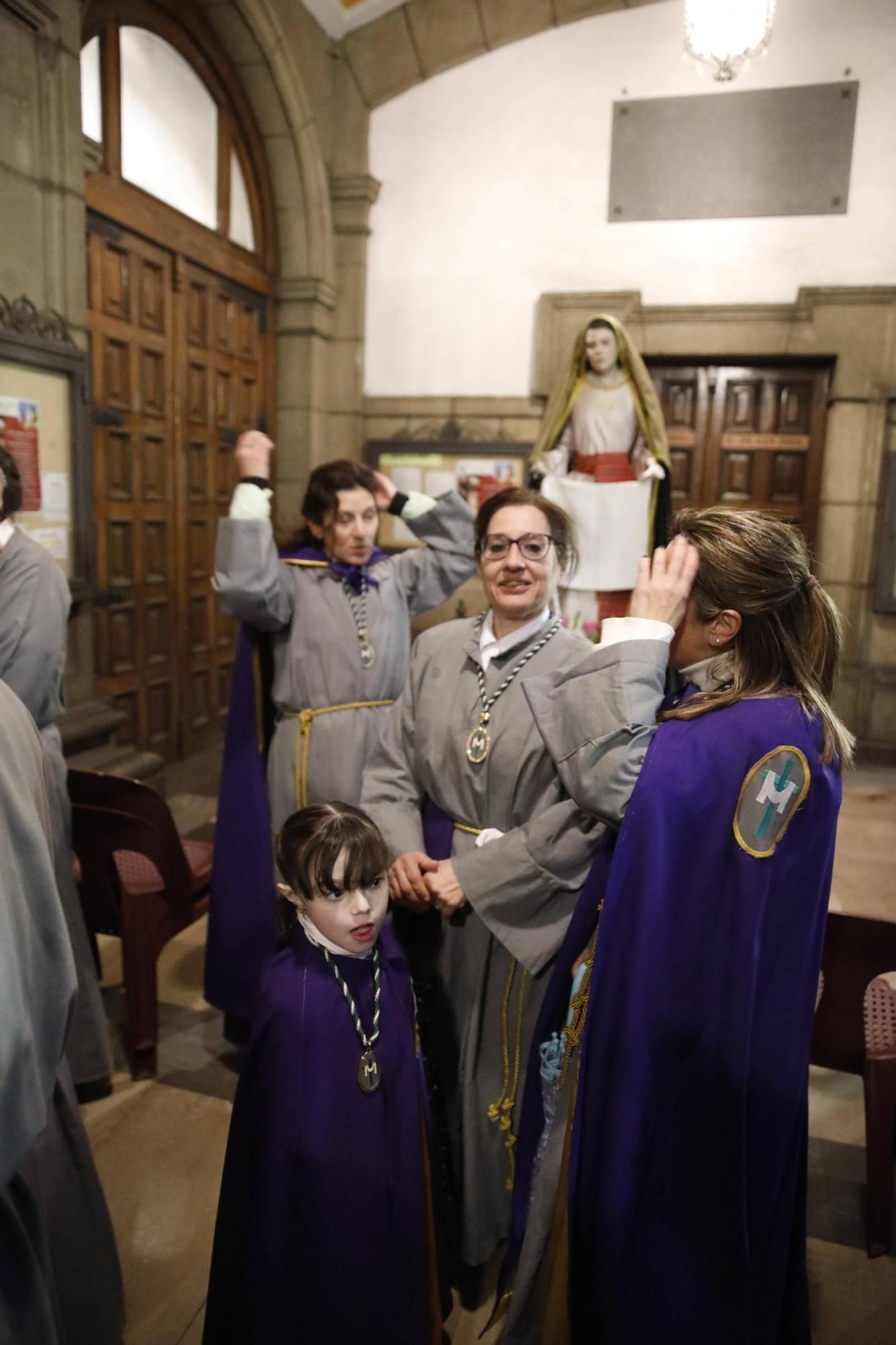 El mal tiempo obliga a suspender la procesión del Encuentro en Gijón