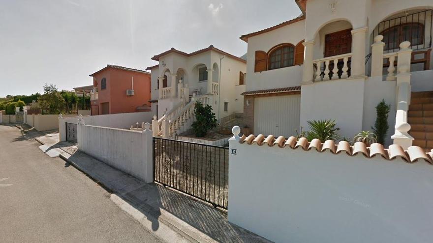 Hallan los cadáveres de un hombre y una mujer tras el incendio de una vivienda en Denia