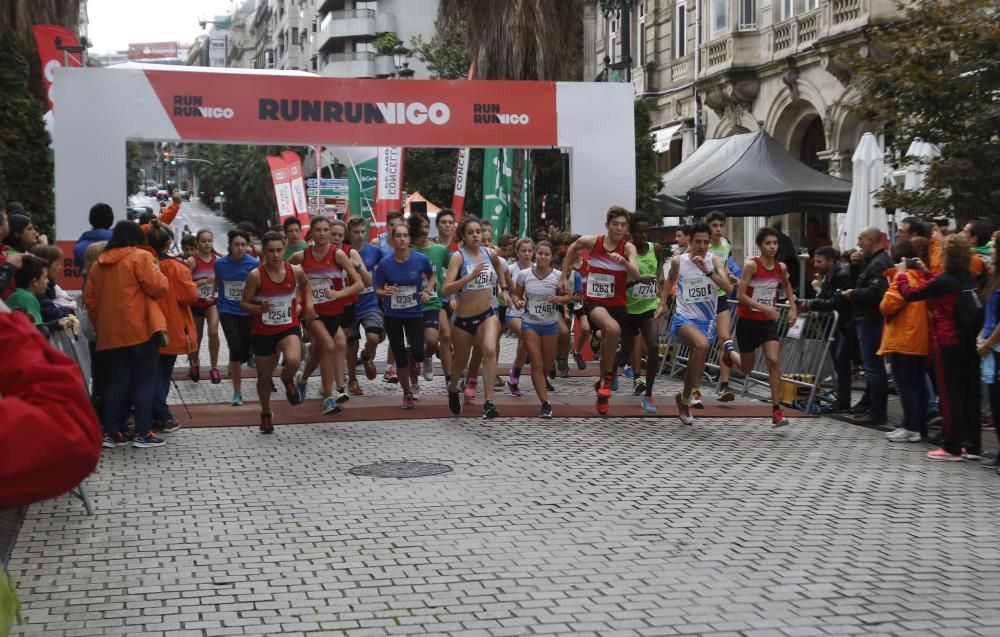 La carrera Vigo +11 llena la ciudad de deporte