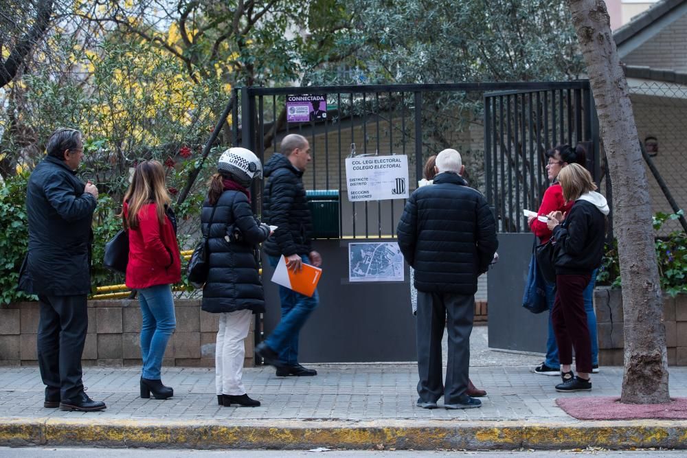 Los catalanes votan tras la apertura de las ...