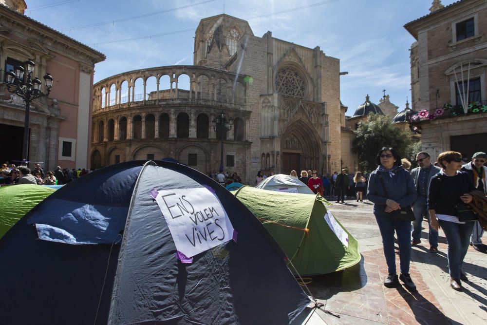 Actividades con motivo del 8M en la plaza de la Virgen