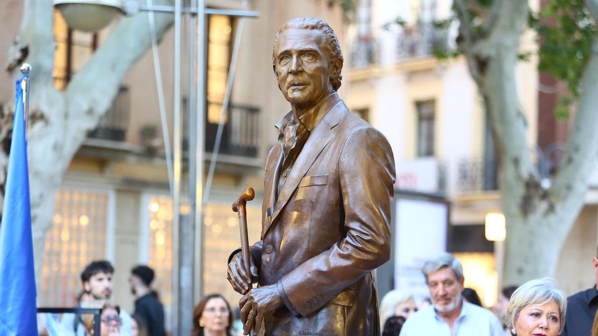 El busto de Antonio Gala en el bulevar del Gran Capìtán