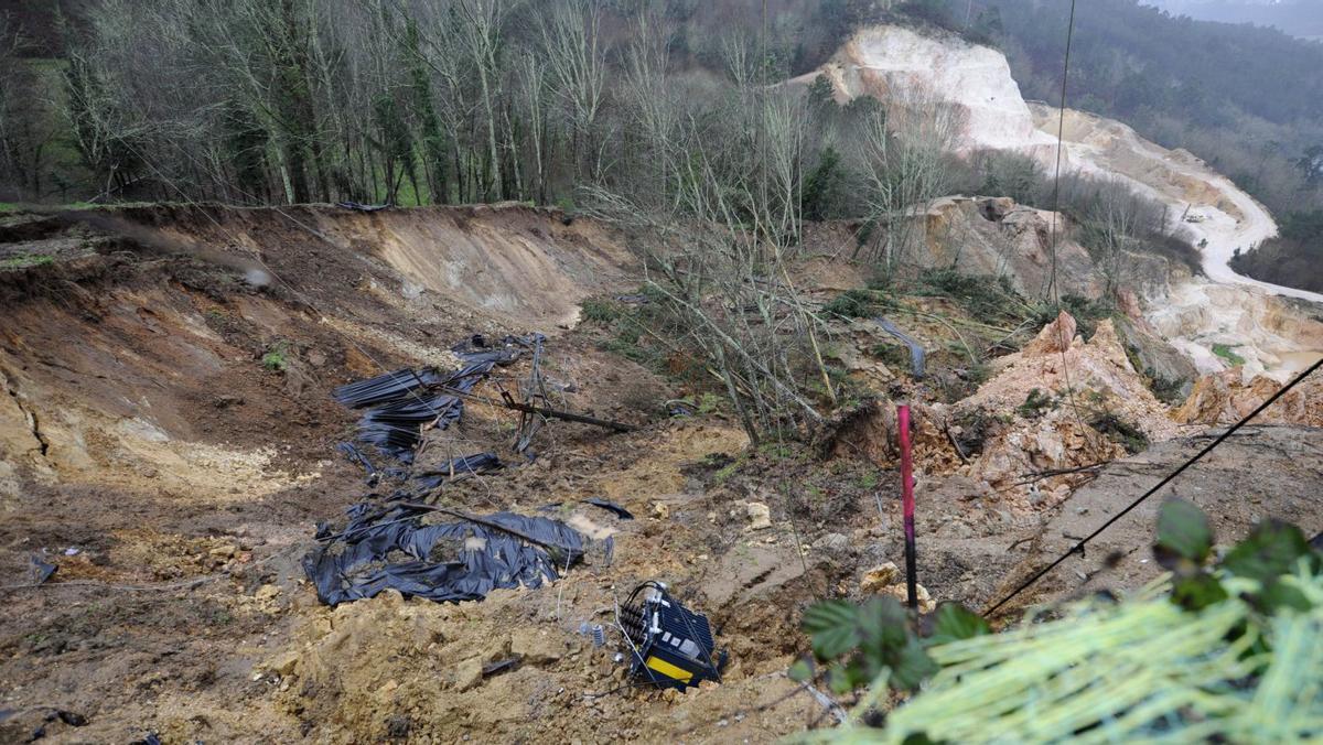 El punto del desprendimiento de tierra.  | BERNABÉ/ JAVIER LALÍN