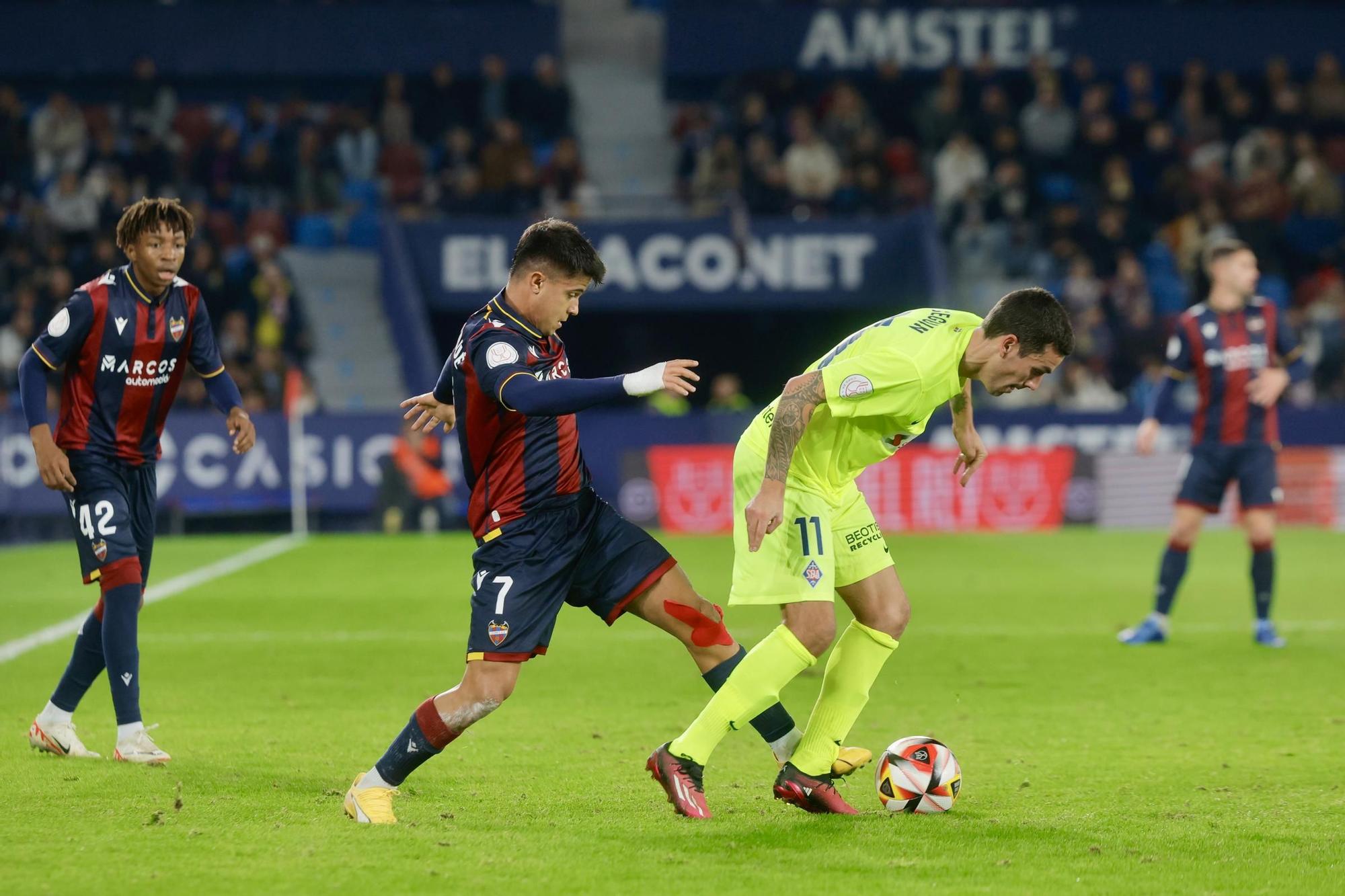 Partido de Copa del REy entre el Levante UD y el SD Amorebieta en imágenes