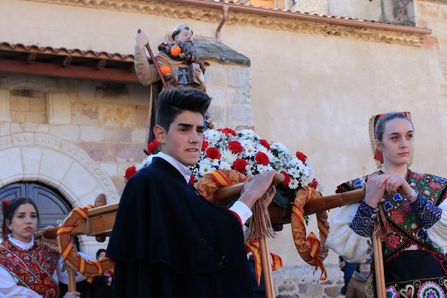 Monfarracinos celebra San Antón