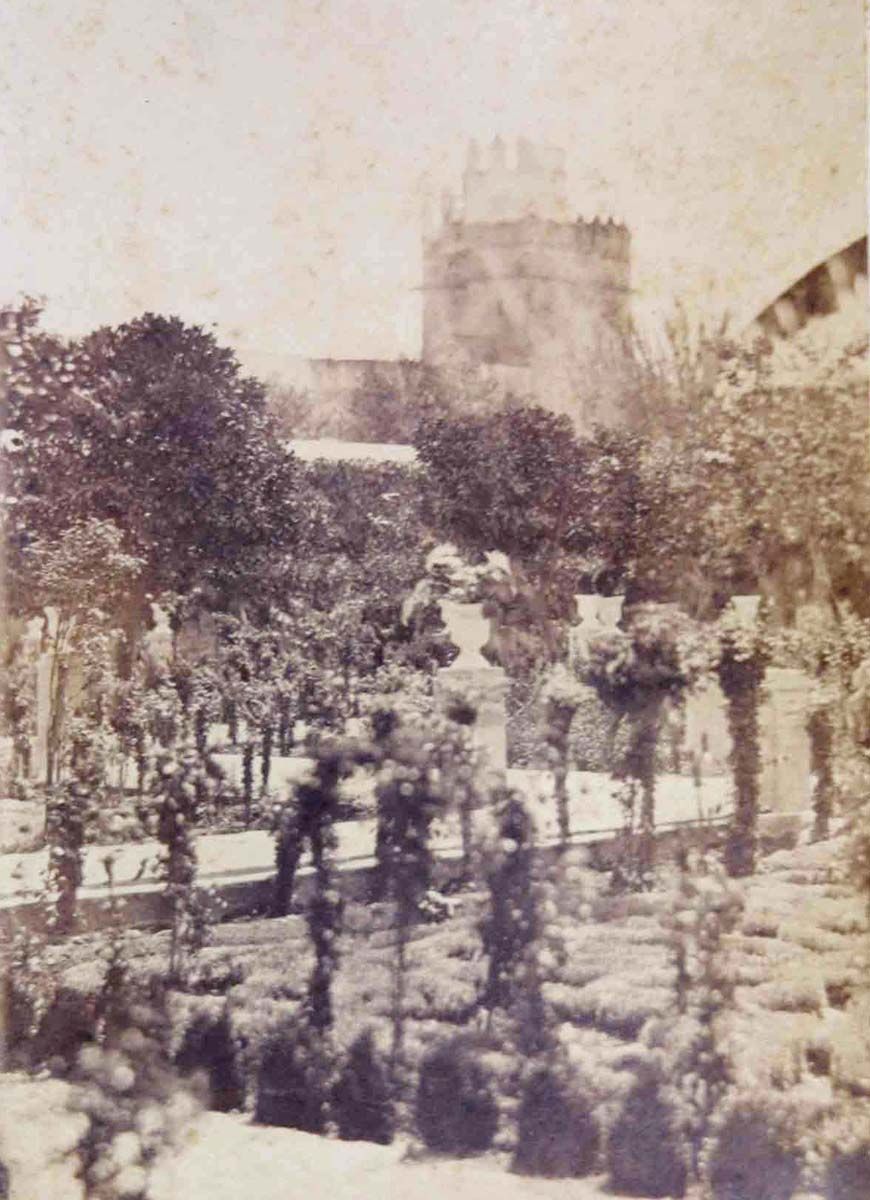 Vista del jardín del Palacio Episcopal