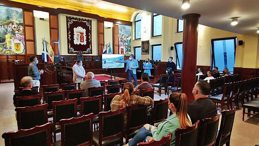 Manuel Domínguez interviene en la presentación del proyecto.