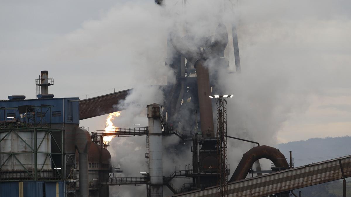 Gijón/ Arcelor Veriña. Accidente en el horno A de Arcelor.