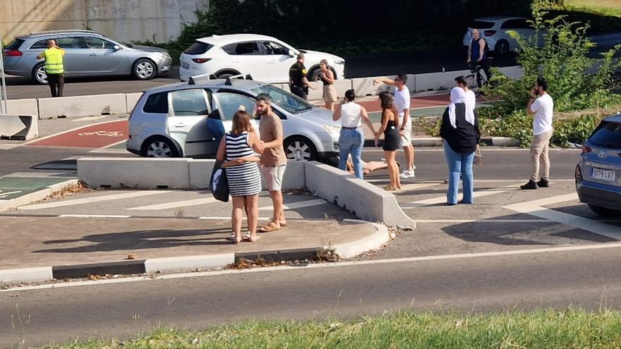 Herido en Castelló: Un agente de la Guardia Civil en la UCI tras ser arrollado en una rotonda de acceso a Salera