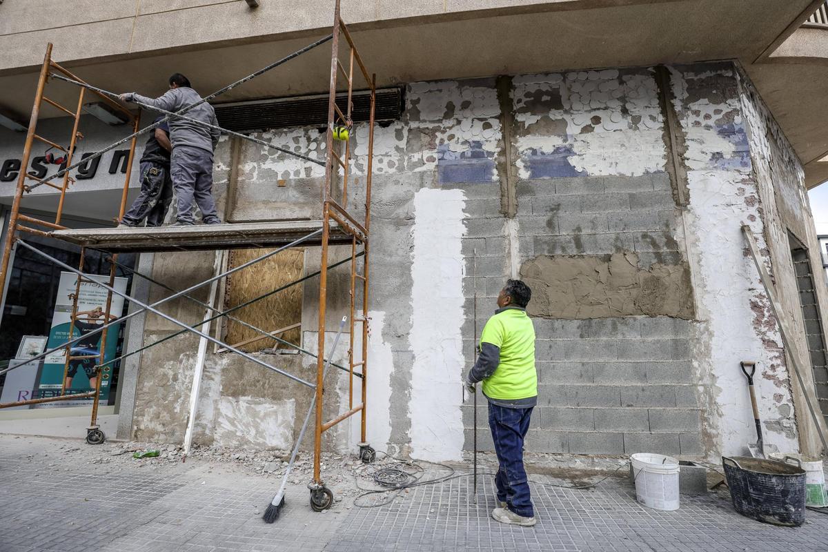 Obras en un local para reconvertirlo en vivienda.