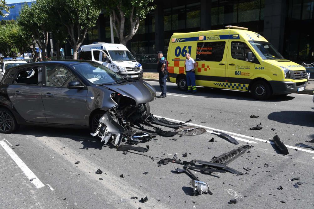 Un accidente corta el tráfico en Manuel Murguía