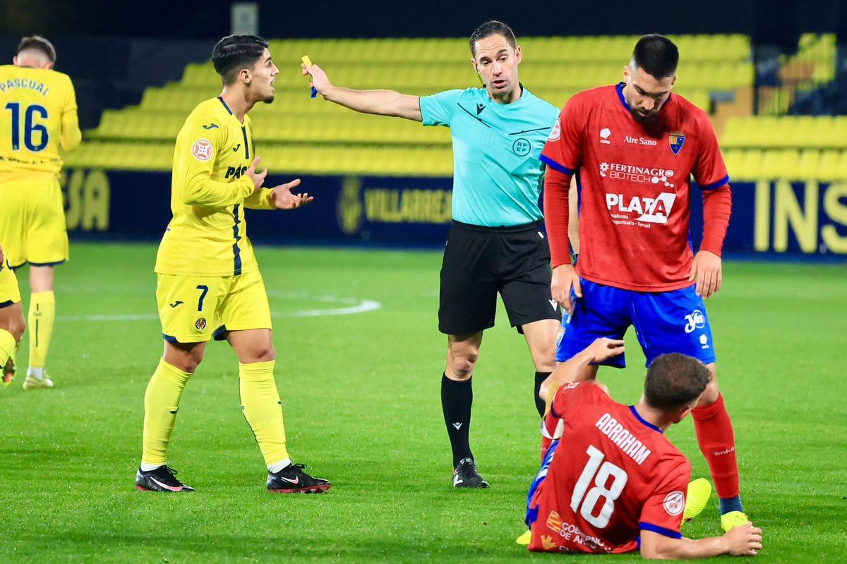 El Teruel le remontó el partido a un conformista Villarreal B con 1-0 en el marcador.