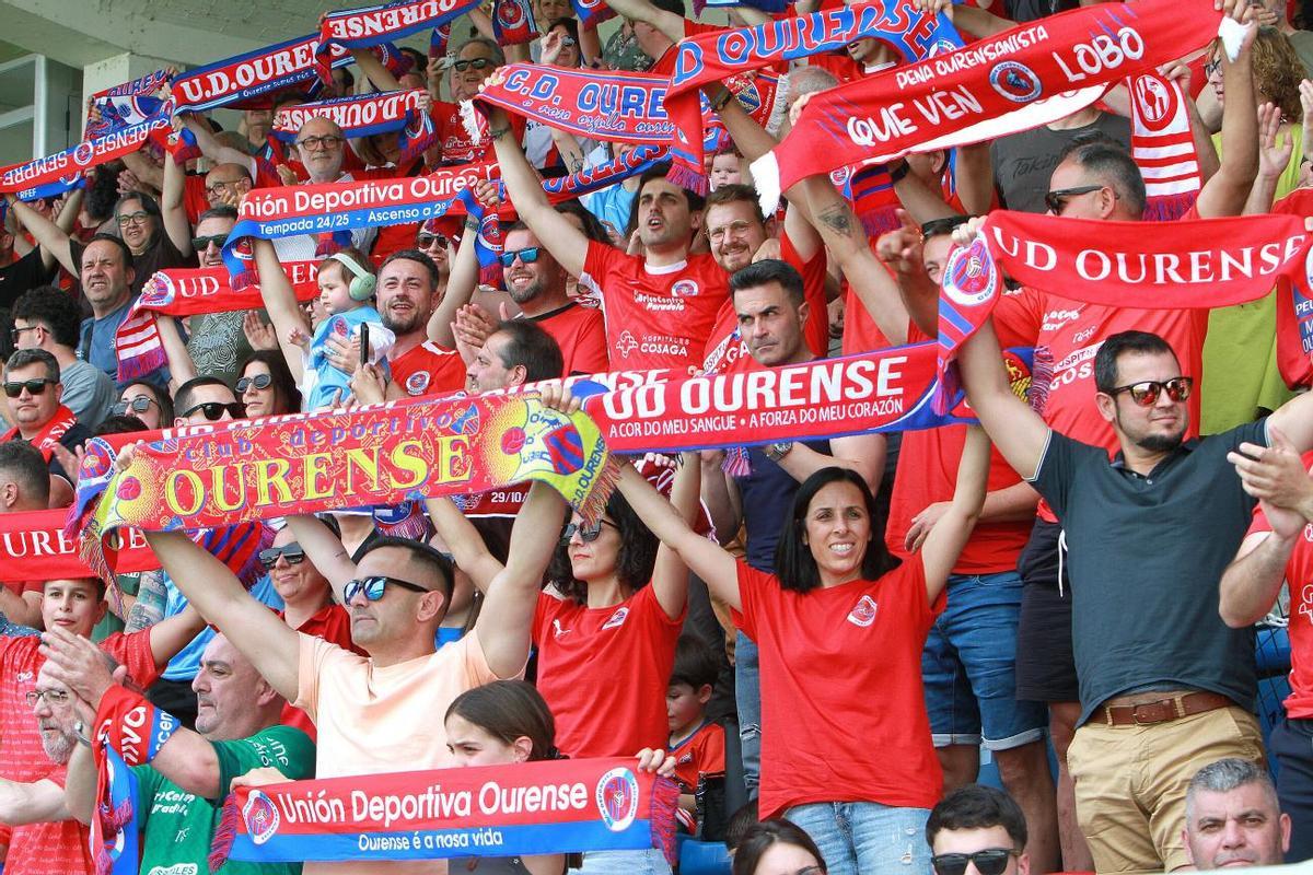 La UD Ourense celebra la victoria ante la UB Conquense a la espera del partido de vuelta