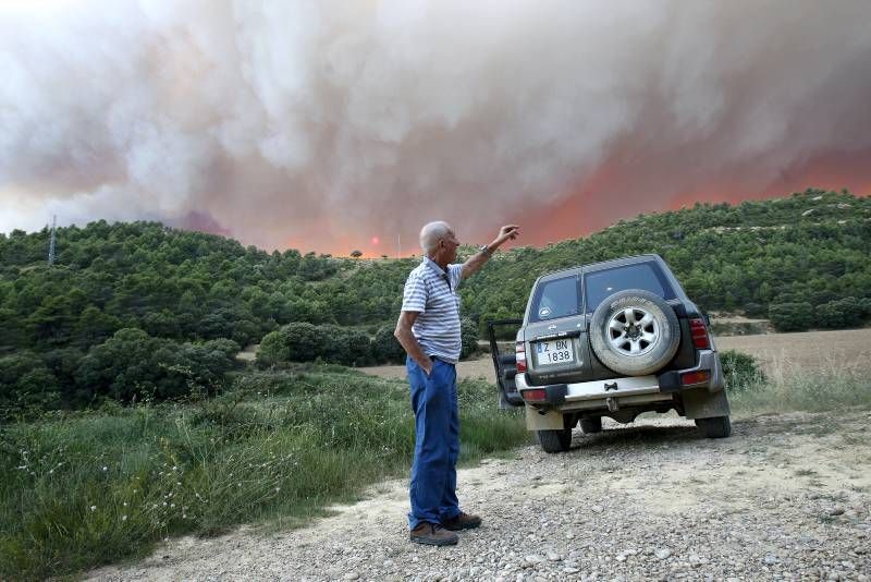 Fotogalería del incendio en el término de Luna en las Cinco Villas