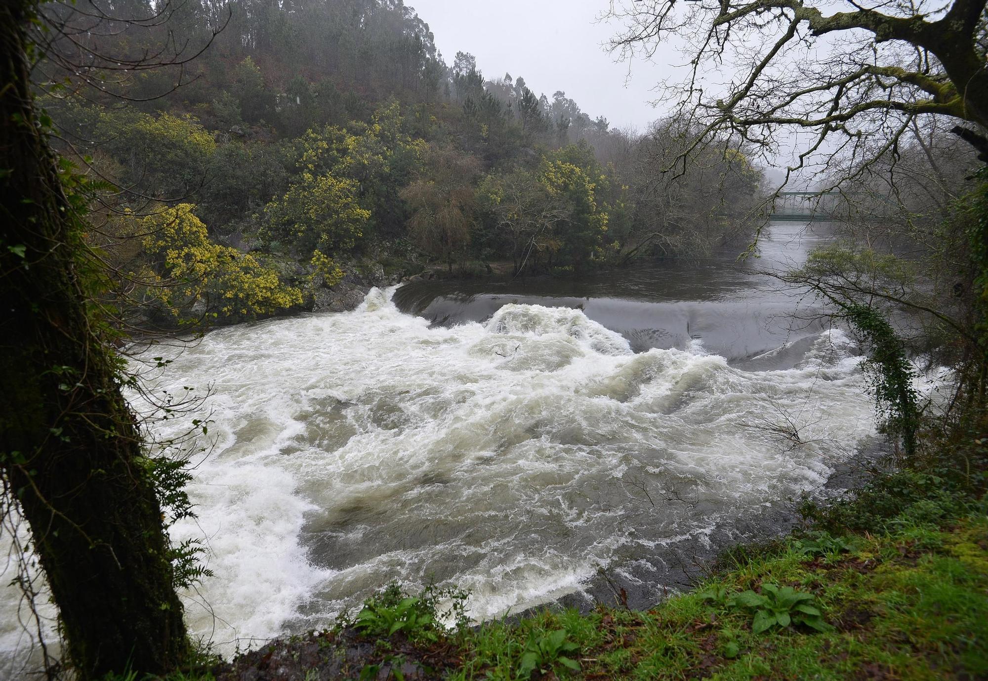 Las intensas lluvias dejan los ríos de Pontevedra con mucho caudal de agua