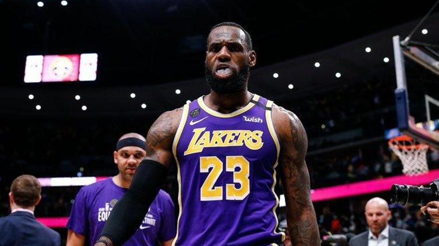 Lebron James sigue con cifras mágicas con los Lakers