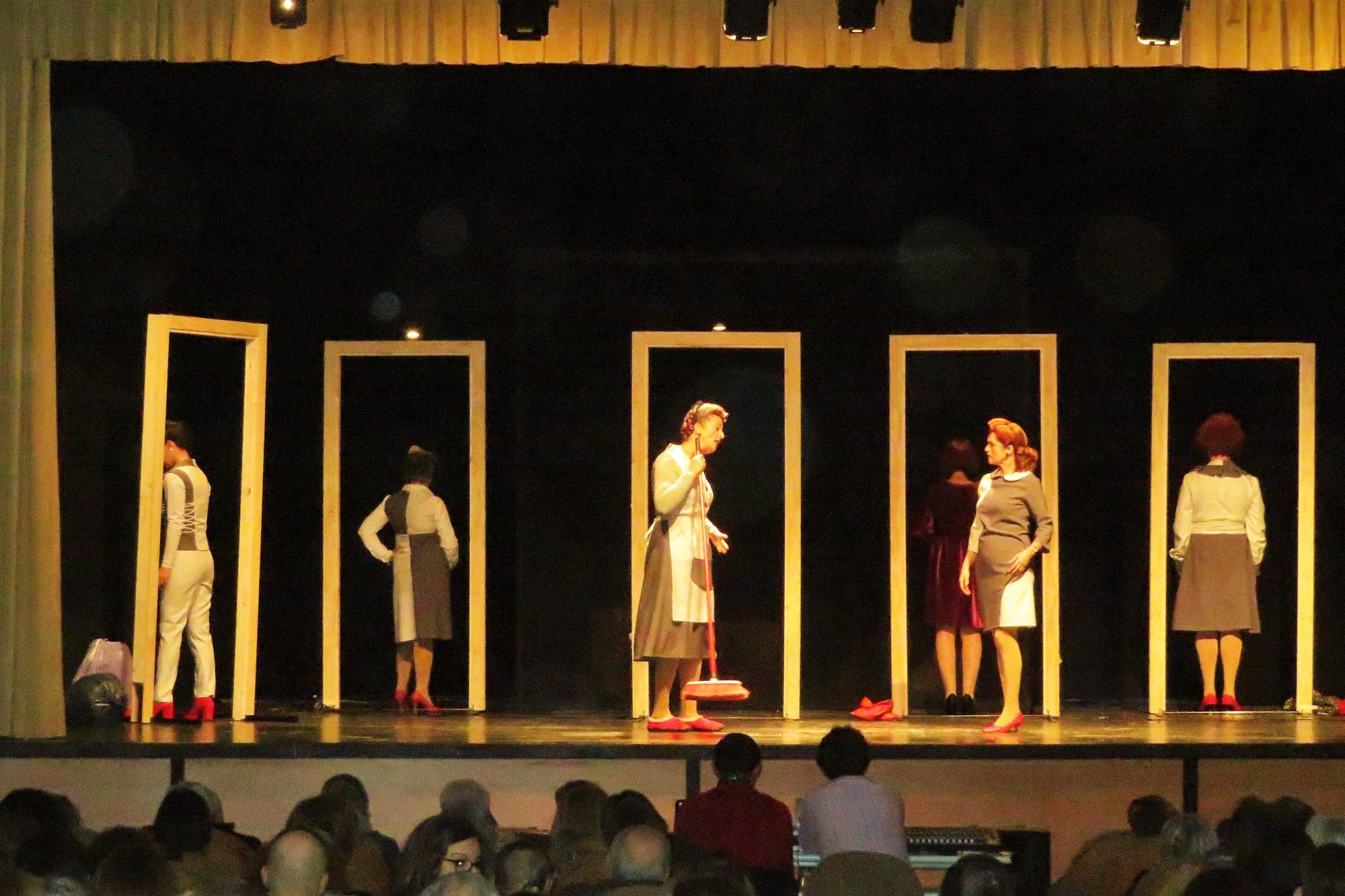 Representación de Candilejas Teatro en el auditorio municipal