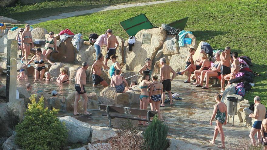 Bañador y chanclas a golpe de enero