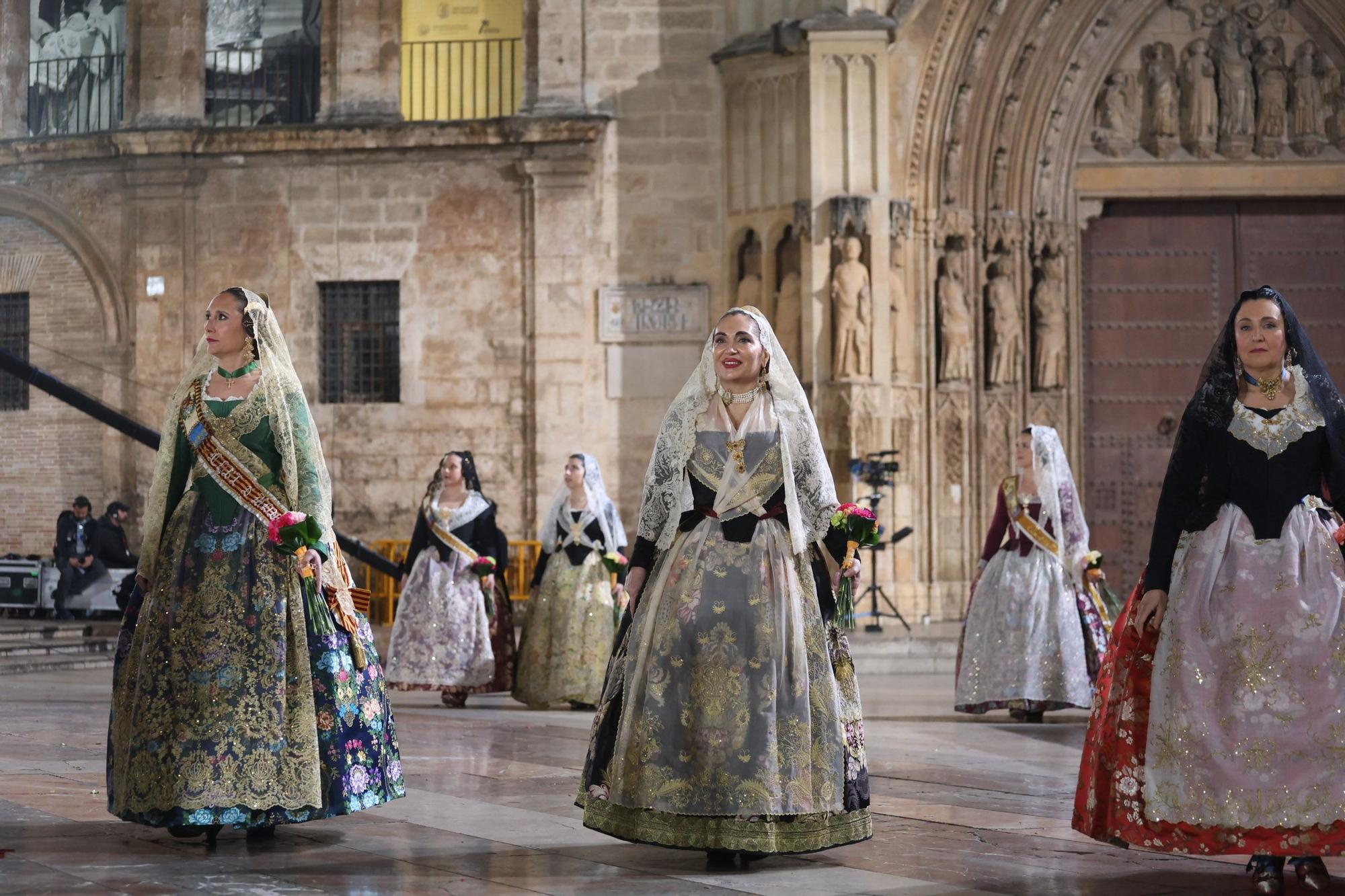 Búscate en el primer día de la Ofrenda en la calle San Vicente entre las 23 y las 24 horas