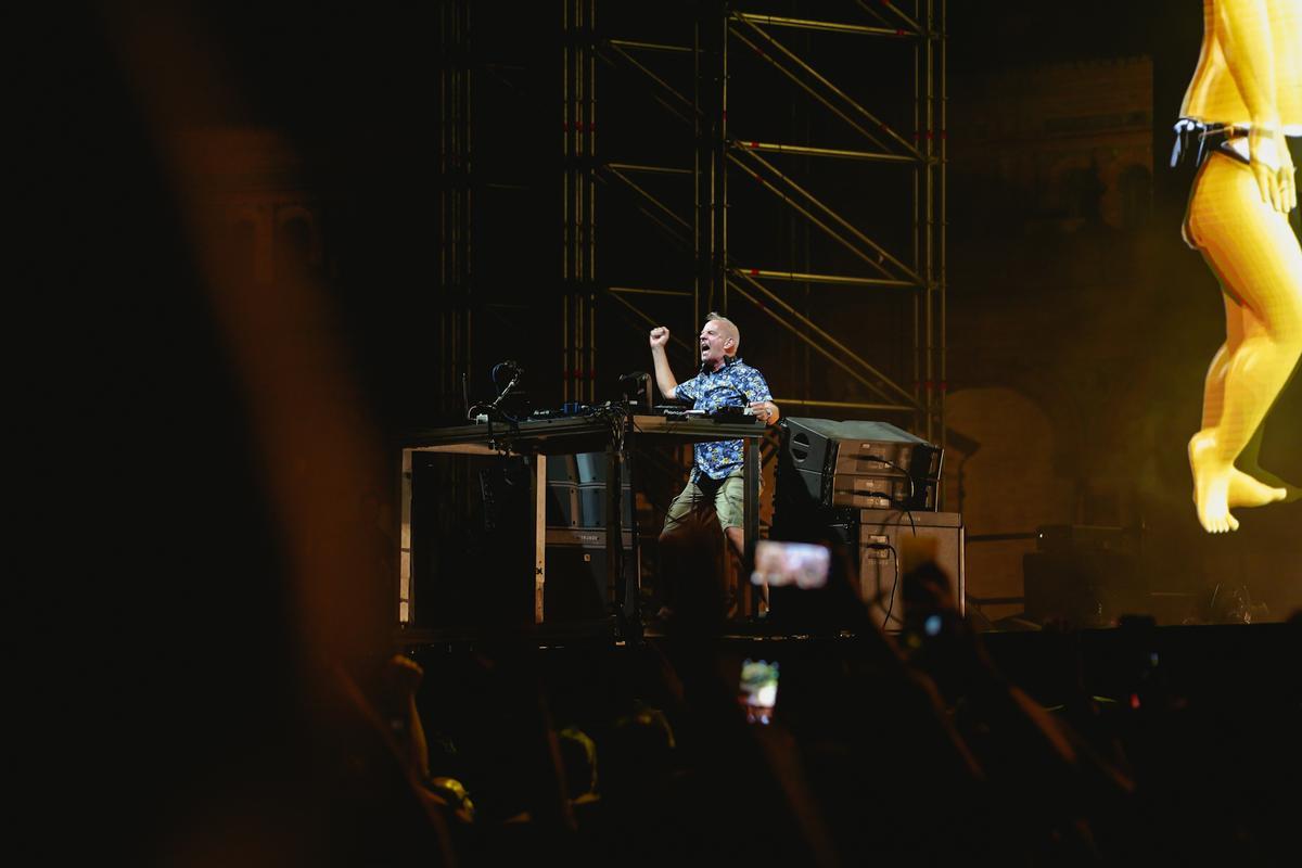 El concierto de Fatboy Slim de Icónica Santalucía Sevilla Fest en imágenes