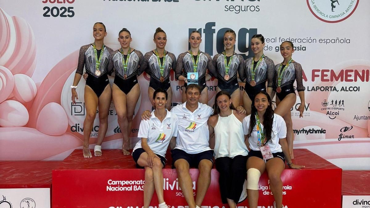 El Xelska Illes Balears posa en Alcoi.