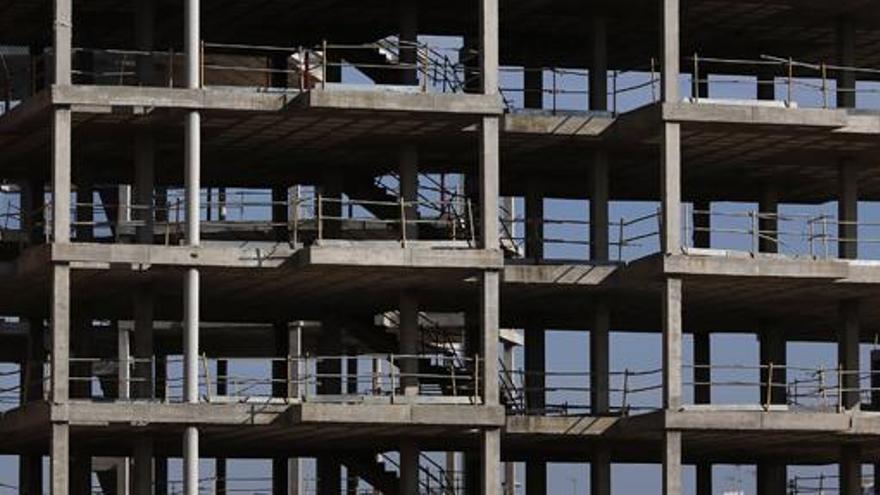 Las cláusulas suelo se pusieron de moda en los años del boom inmobiliario. En la imagen, un edificio en construcción.