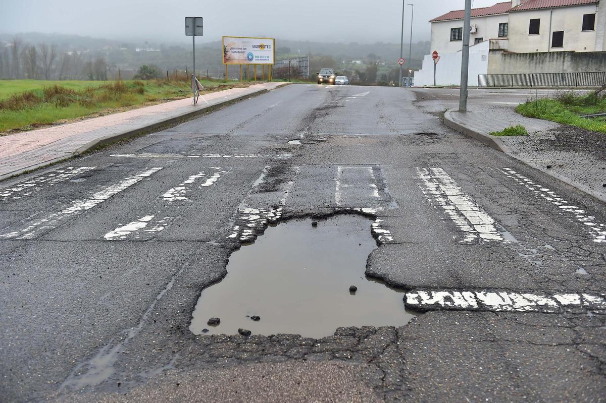 Fotogalería | Baches cada vez más profundos en Plasencia