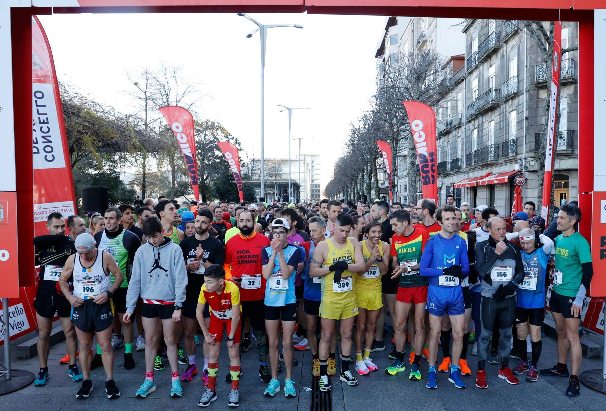 Pisadas de altura en Vigo: cientos de corredores suben O Castro