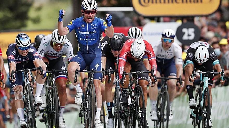 Cavendish guanya l’etapa i Van der Poel continua líder