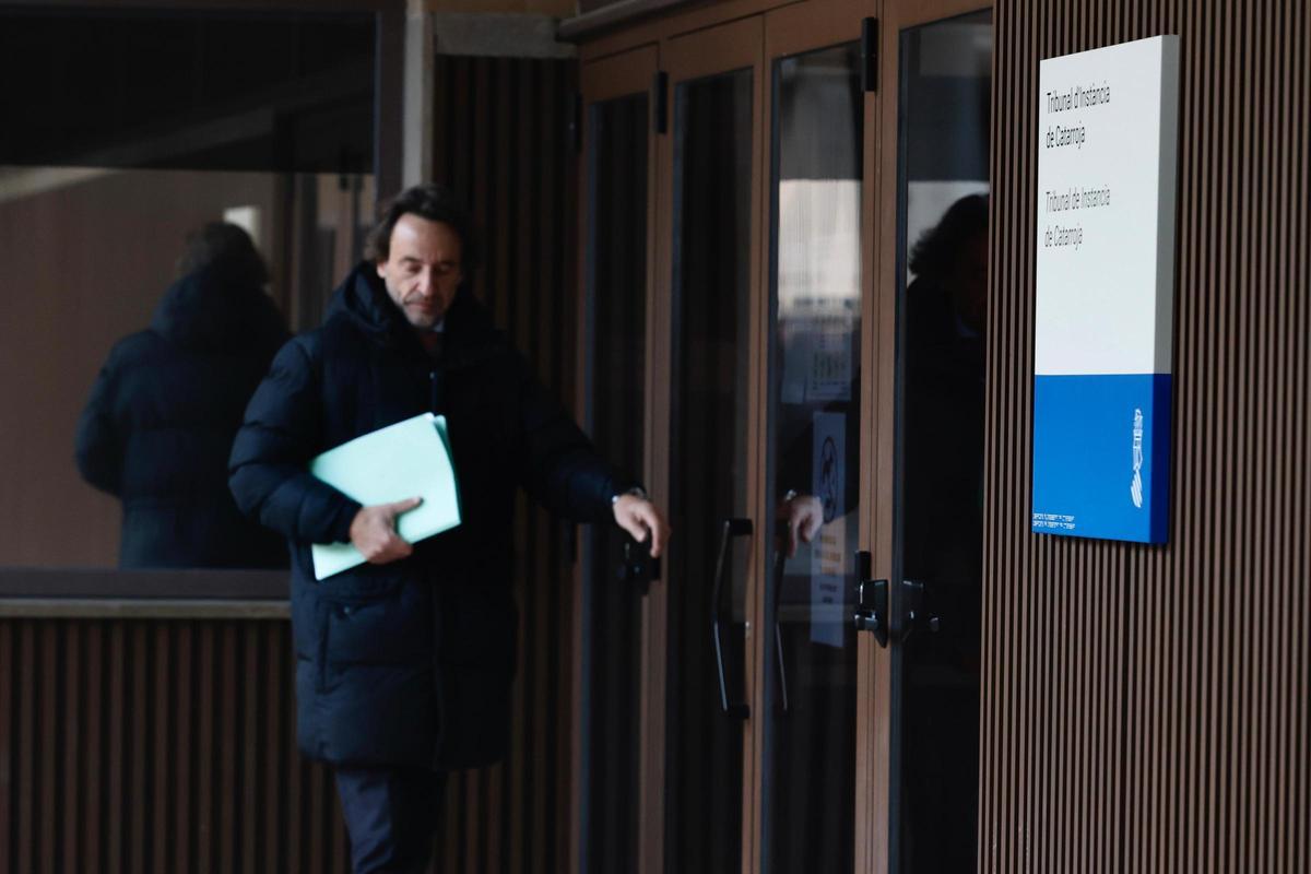 José Manuel Cuenca llega a los juzgados de Catarroja para el careo que mantendrá con Salomé Pradas