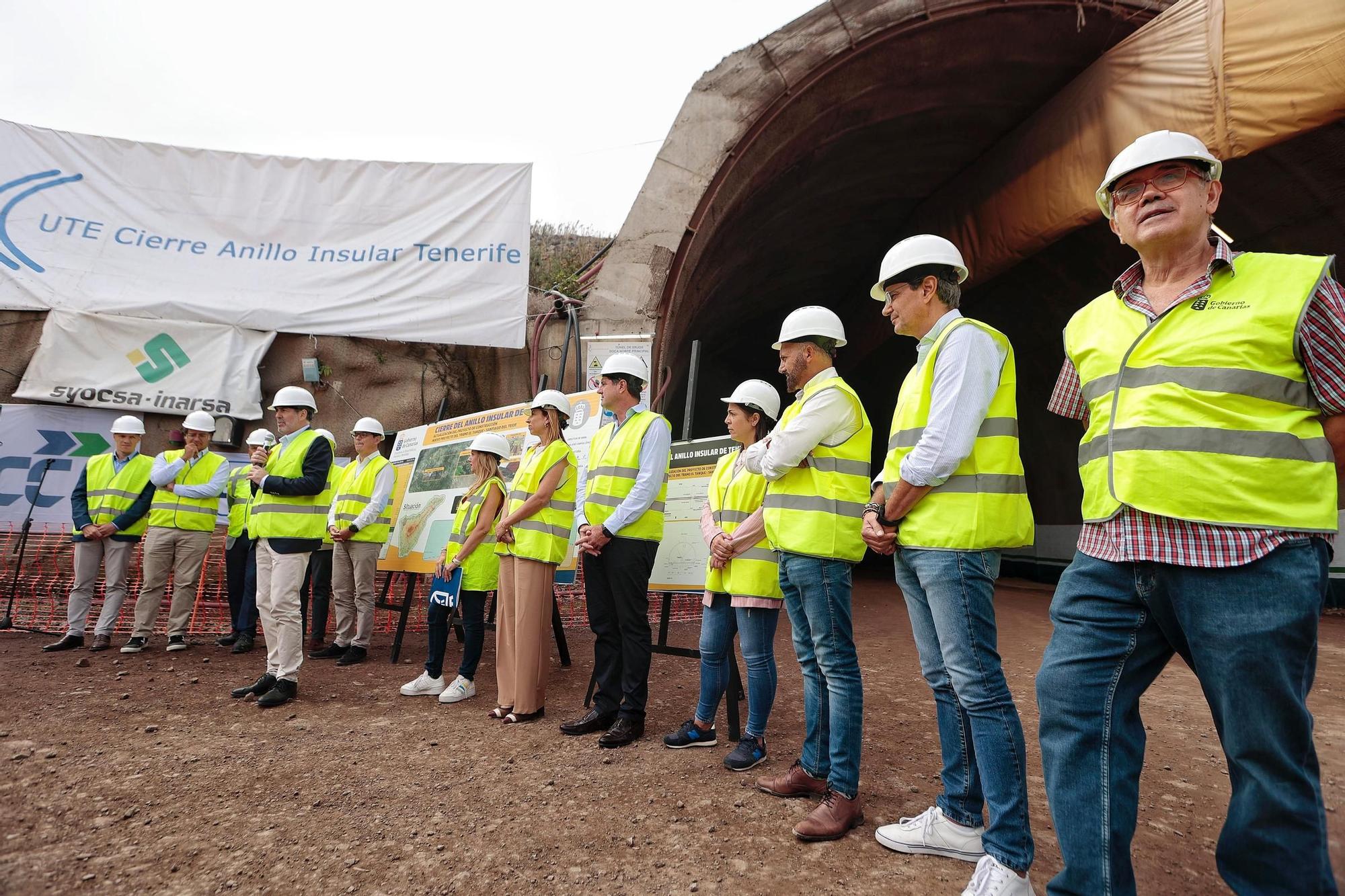 Visita al túnel de Erjos