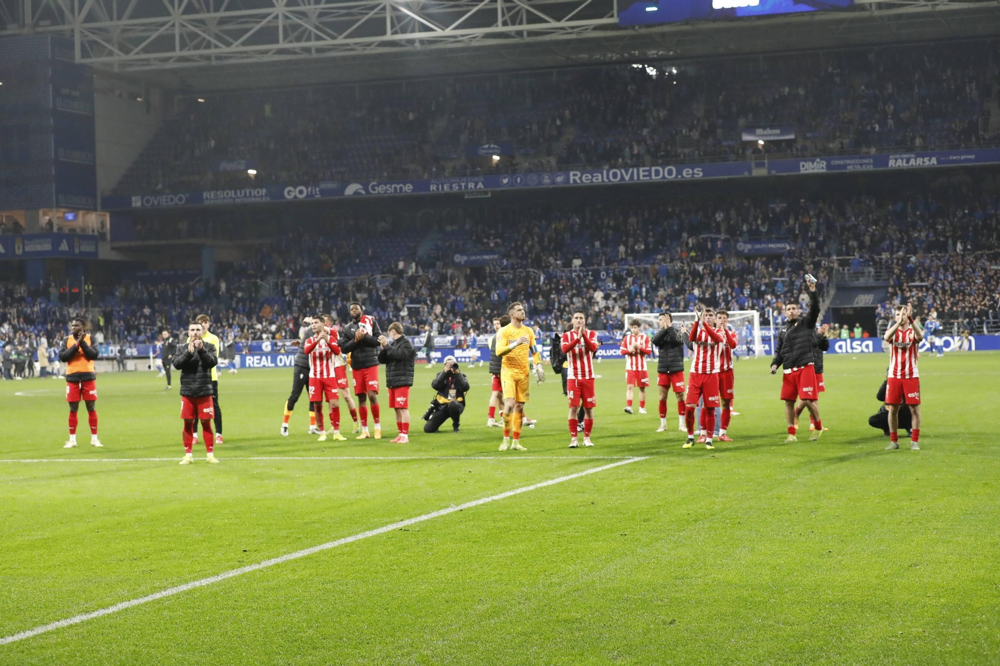 Así fue el derbi asturiano: todas las fotos del encuentro entre el Oviedo y el Sporting en el Tartiere