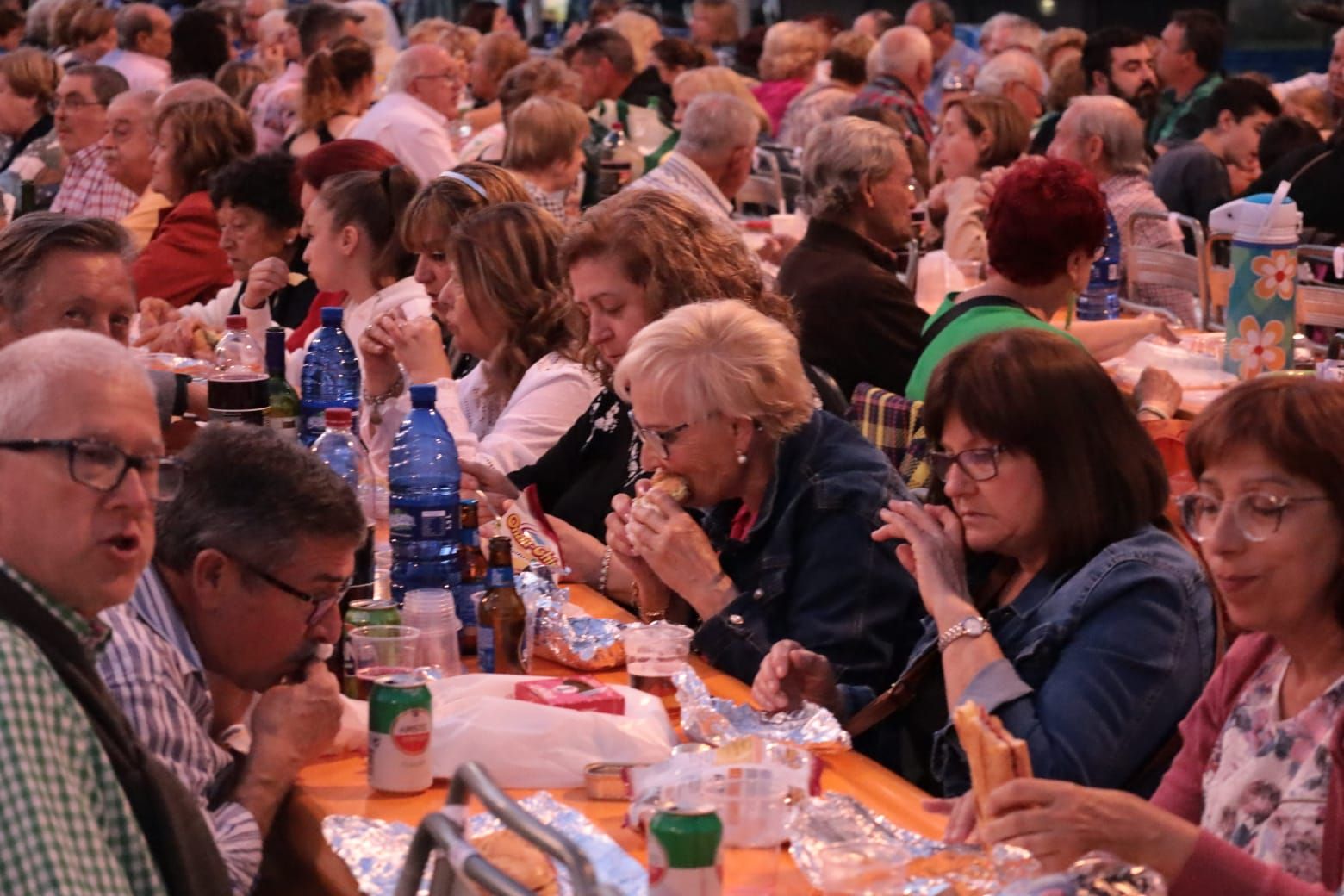 Búscate en la cena de 'pa i porta' de Almassora