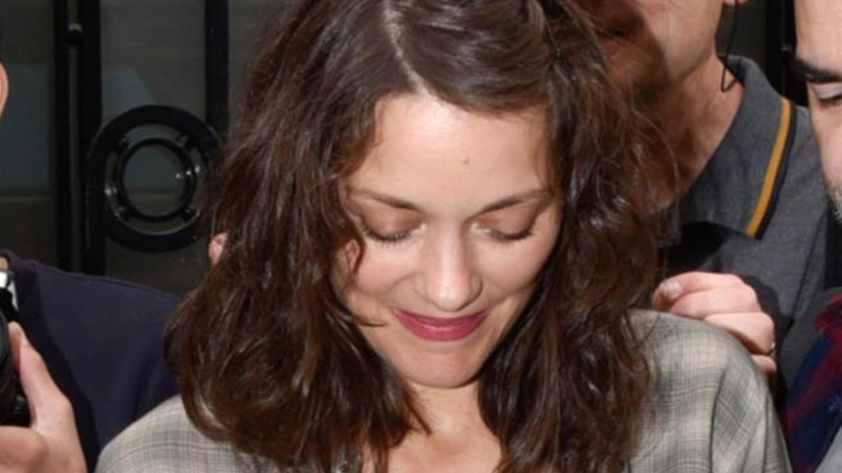 Marion Cotillard no levanta cabeza