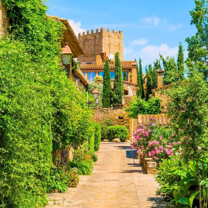 El pueblo más bonito de Girona es un laberinto medieval declarado Bien de Interés Cultural